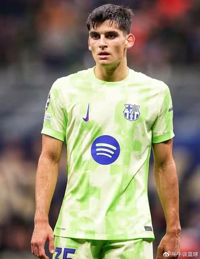 从草根到新马尔蒂尼：巴萨后卫赫拉德·马丁的逆
