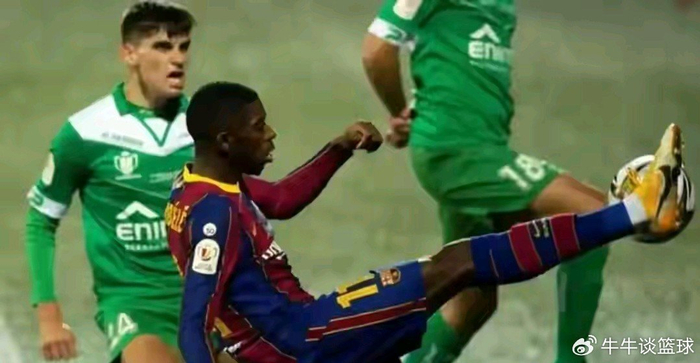 从草根到新马尔蒂尼：巴萨后卫赫拉德·马丁的逆