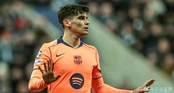 从草根到新马尔蒂尼：巴萨后卫赫拉德·马丁的逆