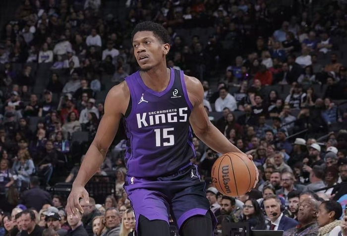 四笔交易巨亏引热议 国王、独行侠、勇士成最大