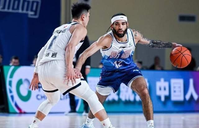 新疆男篮深陷困境 外援阵容失衡成关键因素