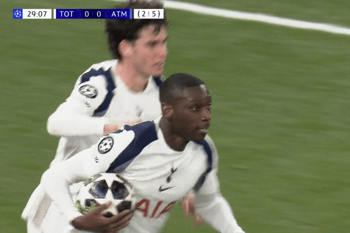 热刺主场1-0领先马竞 穆阿尼头球破门创欧冠纪录