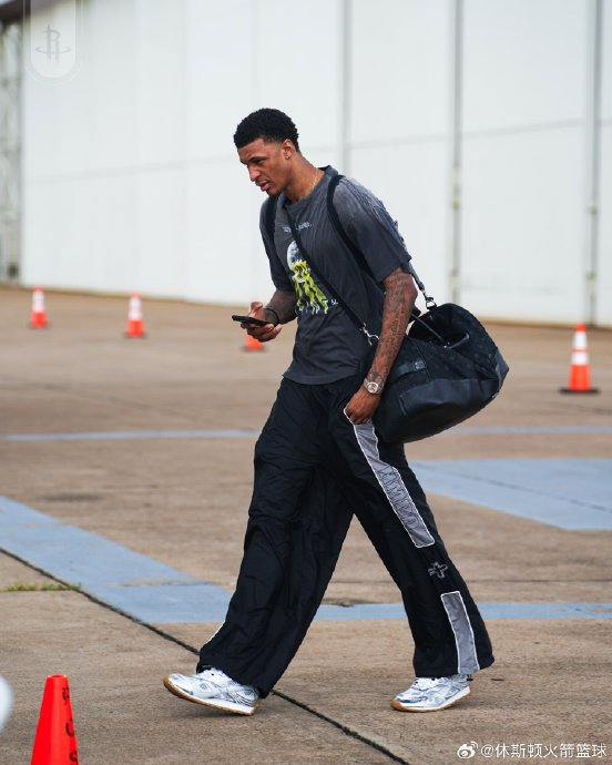 火箭队客场力克勇士队 杰伦·格林砍下30+申京贡