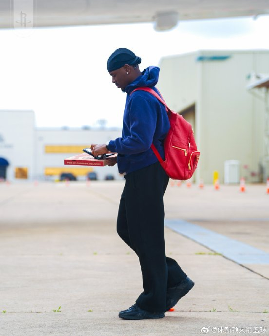 火箭队客场力克勇士队 杰伦·格林砍下30+申京贡