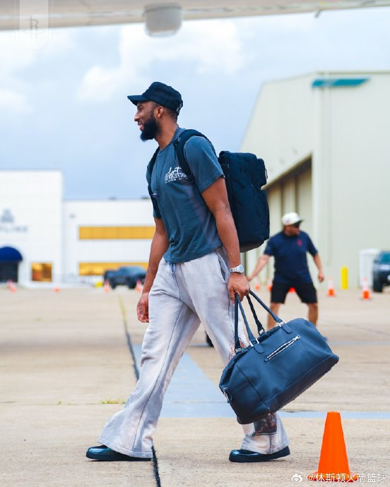 火箭队客场力克勇士队 杰伦·格林砍下30+申京贡