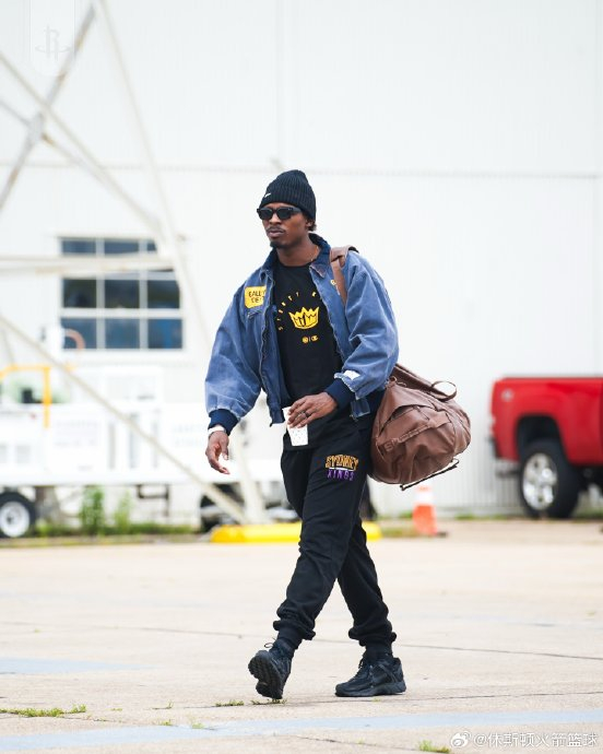 火箭队客场力克勇士队 杰伦·格林砍下30+申京贡